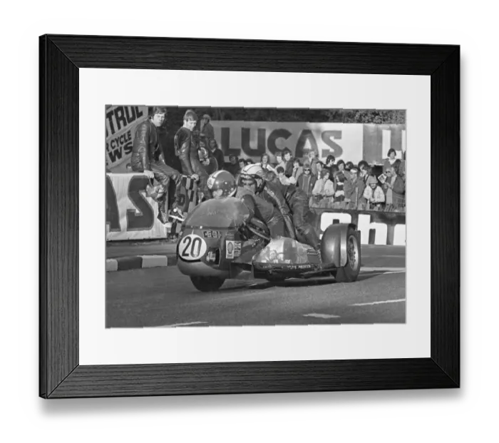 Framed Print : Mick Boddice & Kenny Williams (Kawasaki) 1973 750 Sidecar TT Framed Print : Mick Boddice & Kenny Williams (Kawasaki) 1973 750 Sidecar TT