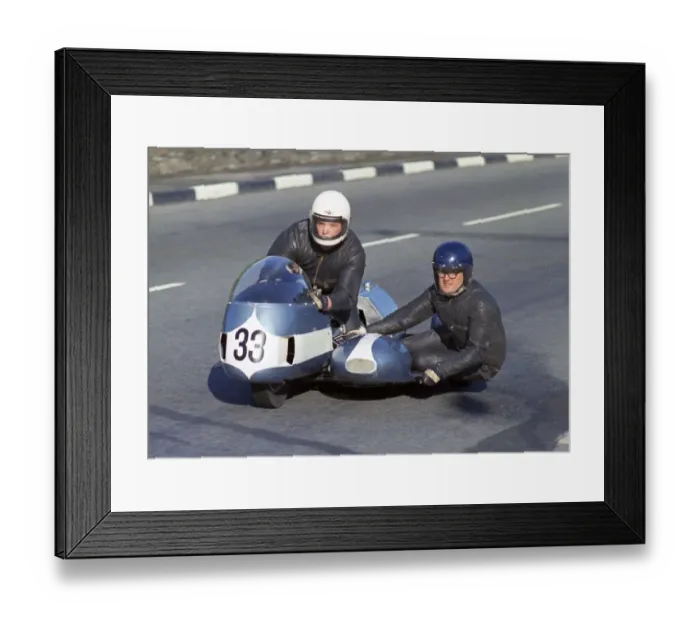 Framed Print : Alan Gillender & G Simpson (Parker Triumph) 1973 750 Sidecar TT Framed Print : Alan Gillender & G Simpson (Parker Triumph) 1973 750 Sidecar TT