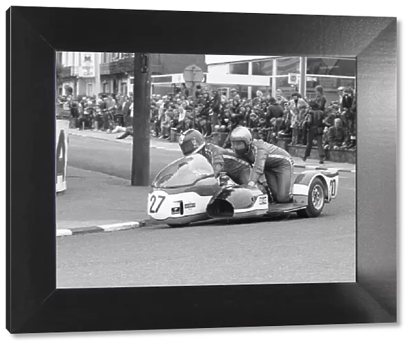 Mick Boddice & Dave Loach (Konig) 1974 750 Sidecar TT
