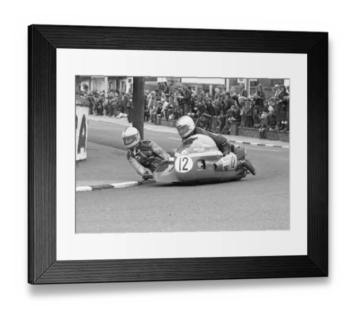 Framed Print : Otto Haller & Pauline Goddard (BMW) 1974 750 Sidecar TT Framed Print : Otto Haller & Pauline Goddard (BMW) 1974 750 Sidecar TT