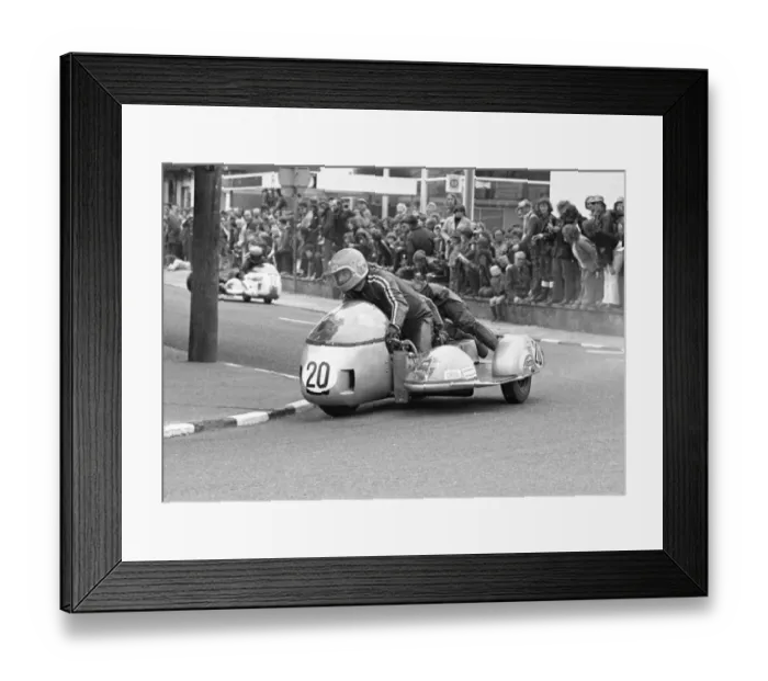 Framed Print : Dick Hawes & Eddie Kiff (Cooper Weslake) 1974 750 Sidecar TT Framed Print : Dick Hawes & Eddie Kiff (Cooper Weslake) 1974 750 Sidecar TT