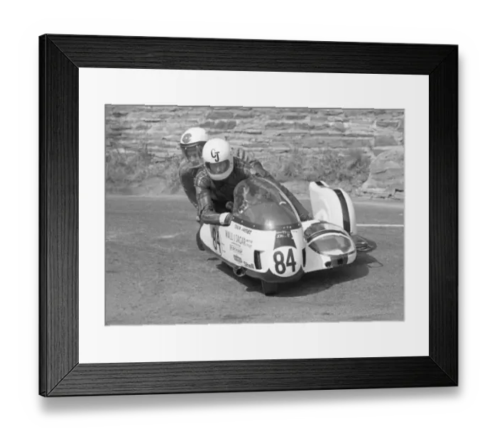Framed Print : Colin Jacobs & Phil Spendlove (BSA) 1975 1000 Sidecar TT Framed Print : Colin Jacobs & Phil Spendlove (BSA) 1975 1000 Sidecar TT