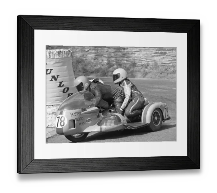 Framed Print : Dave Mallon & Pauline Goddard (BMW) 1975 1000 Sidecar TT Framed Print : Dave Mallon & Pauline Goddard (BMW) 1975 1000 Sidecar TT
