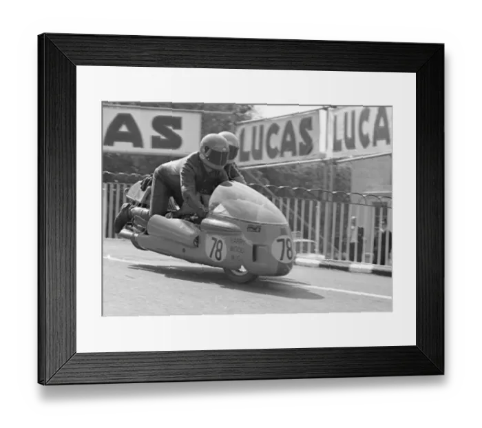 Framed Print : Dave Mallon & Pauline Goddard (BMW) 1975 1000 Sidecar TT Framed Print : Dave Mallon & Pauline Goddard (BMW) 1975 1000 Sidecar TT
