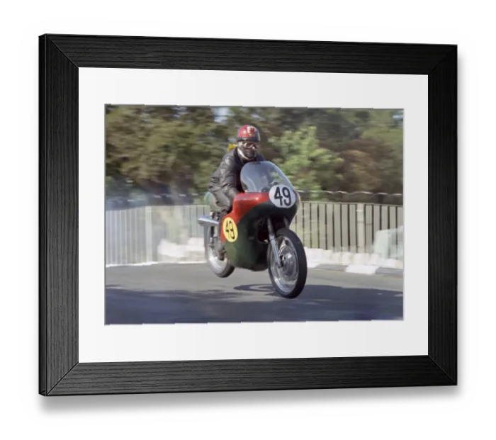 Framed Print : Gordon Daniels (Cowles Matchless) 1967 Senior Manx Grand Prix Framed Print : Gordon Daniels (Cowles Matchless) 1967 Senior Manx Grand Prix