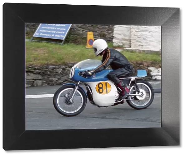 Jack Hoey (Matchless Metisse) 2000 Classic Parade Lap
