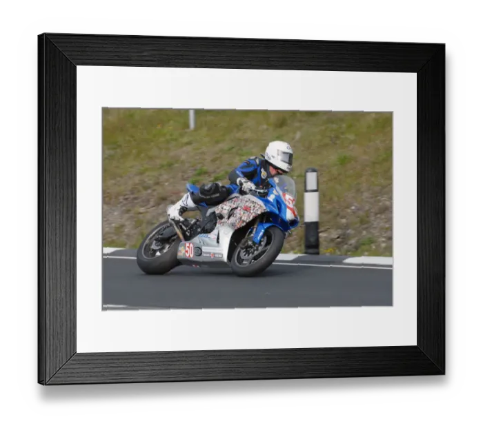 Framed Print : Steve Mercer (Suzuki) 2009 Superstock TT