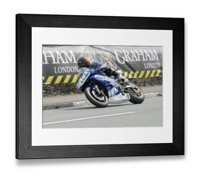 Framed Print : Dan Kneen (Suzuki) 2009 Supersport TT Framed Print : Dan Kneen (Suzuki) 2009 Supersport TT