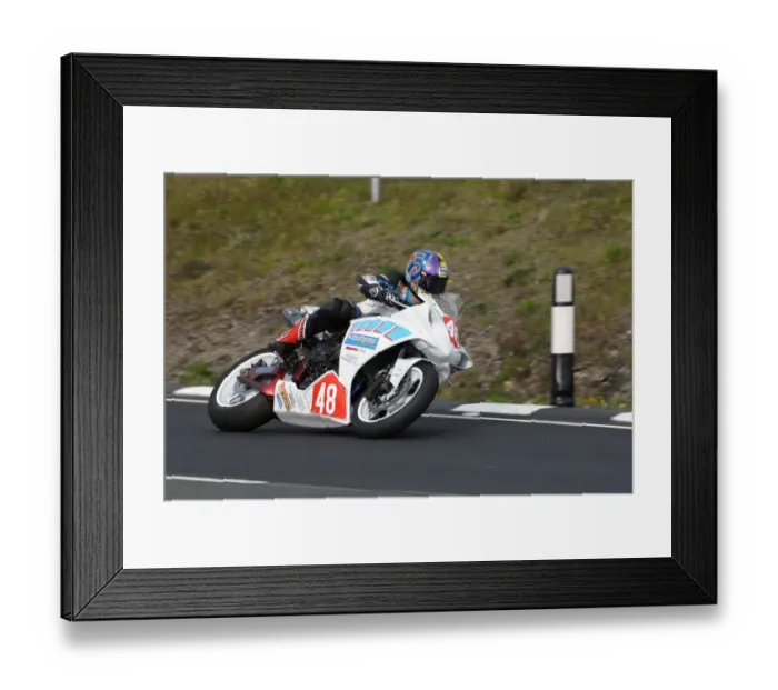 Framed Print : Russell Mountford (Yamaha) 2009 Superstock TT Framed Print : Russell Mountford (Yamaha) 2009 Superstock TT