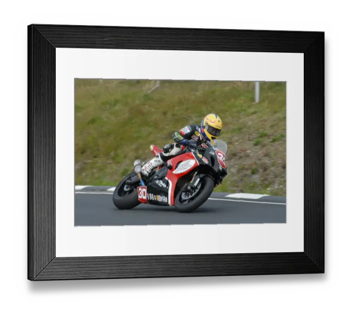 Framed Print : John Burrows (Suzuki) 2009 Superstock TT Framed Print : John Burrows (Suzuki) 2009 Superstock TT