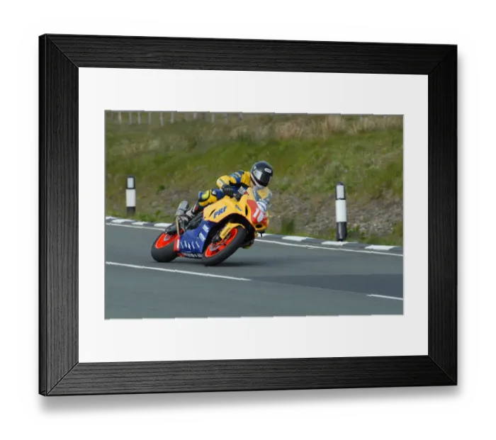 Framed Print : Ian Mackman (Suzuki) 2009 Superstock TT Framed Print : Ian Mackman (Suzuki) 2009 Superstock TT