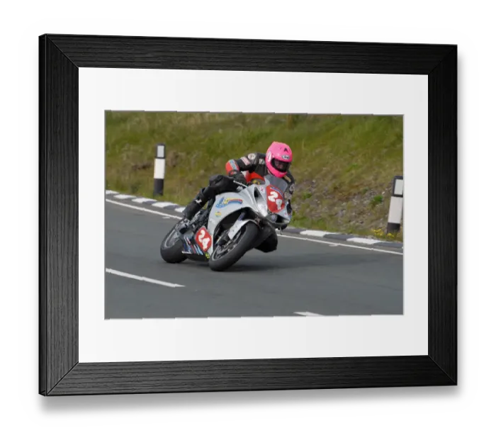 Framed Print : Davy Morgan (Yamaha) 2009 Superstock TT Framed Print : Davy Morgan (Yamaha) 2009 Superstock TT