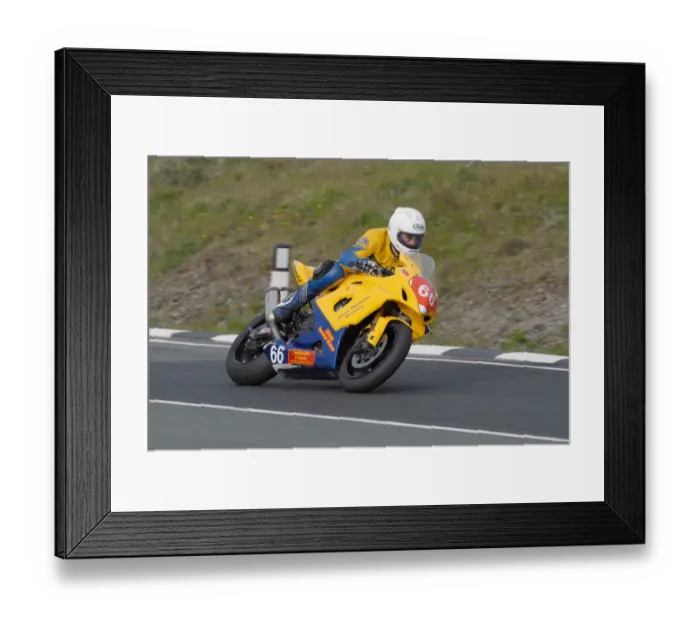 Framed Print : Alan Connor (Suzuki) 2009 Superstock TT Framed Print : Alan Connor (Suzuki) 2009 Superstock TT