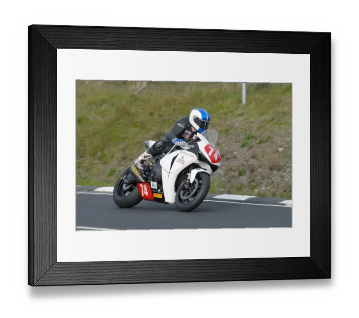 Framed Print : Jenny Tinmouth (Honda) 2009 Superstock TT