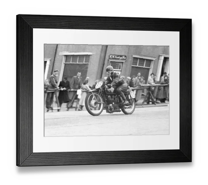 Framed Print : George Longman (Velocette) 1954 Junior Manx Grand Prix Framed Print : George Longman (Velocette) 1954 Junior Manx Grand Prix