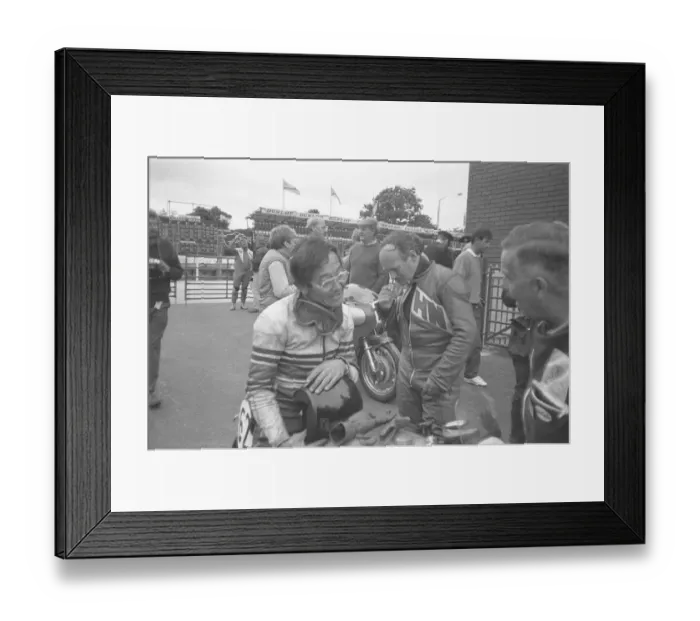 Framed Print : Harry Long (BSA) 1984 Senior Classic Manx Grand Prix