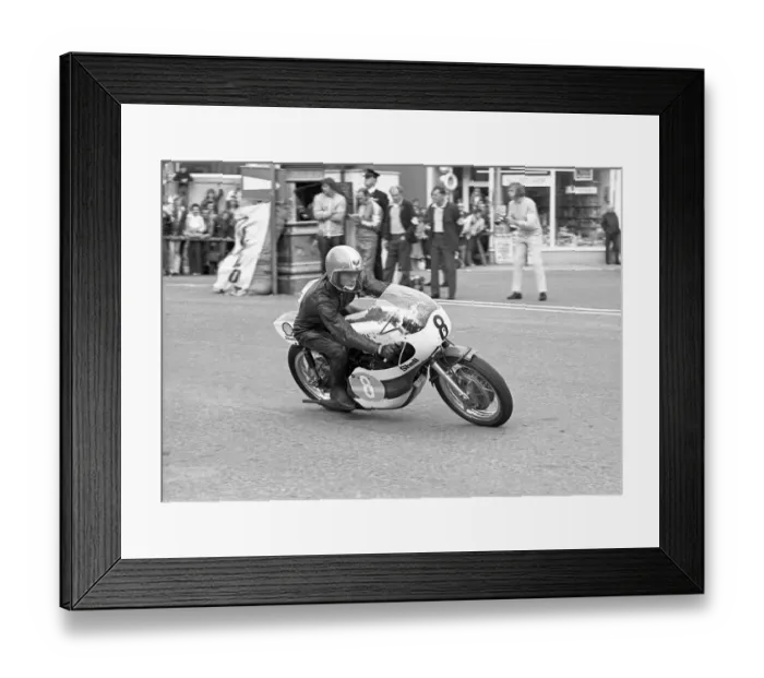Framed Print : Joe Lindsay (Yamaha) 1973 Junior Manx Grand Prix Framed Print : Joe Lindsay (Yamaha) 1973 Junior Manx Grand Prix