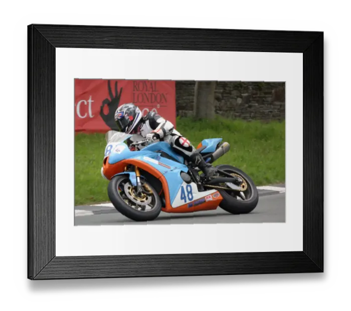 Framed Print : Stephen Harper (Triumph) 2009 Supersport TT Framed Print : Stephen Harper (Triumph) 2009 Supersport TT