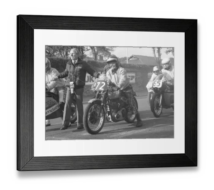 Framed Print : Harry Long (BSA) 1989 Senior Classic Manx Grand Prix Framed Print : Harry Long (BSA) 1989 Senior Classic Manx Grand Prix