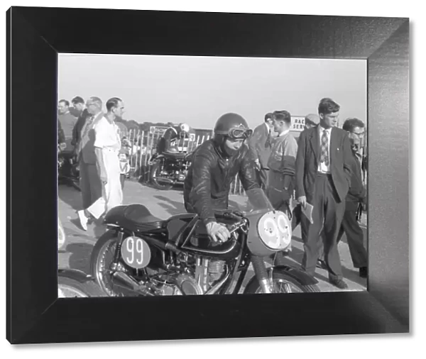 Fred Neville (Matchless) 1961 Seniior Manx Grand Prix