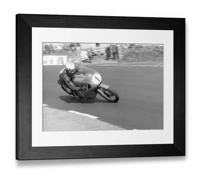 Framed Print : Roger Nicholls (Norton) 1970 Junior Manx Grand Prix Framed Print : Roger Nicholls (Norton) 1970 Junior Manx Grand Prix