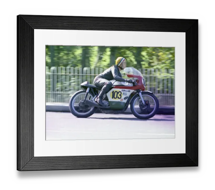 Framed Print : Tom Newall (Norton) 1972 Senior Manx Grand Prix Framed Print : Tom Newall (Norton) 1972 Senior Manx Grand Prix