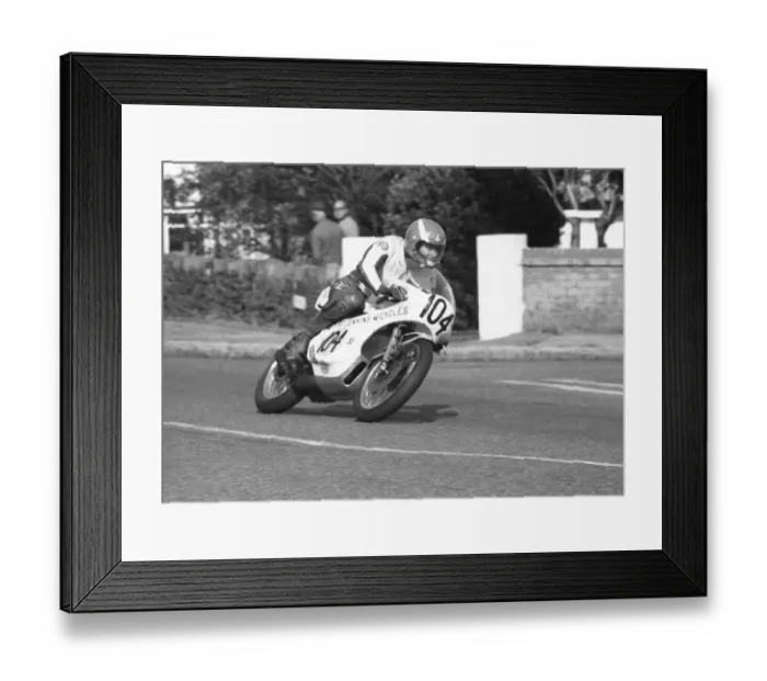 Framed Print : Barry Needle (Yamaha) 1977 Junior Manx Grand Prix Framed Print : Barry Needle (Yamaha) 1977 Junior Manx Grand Prix