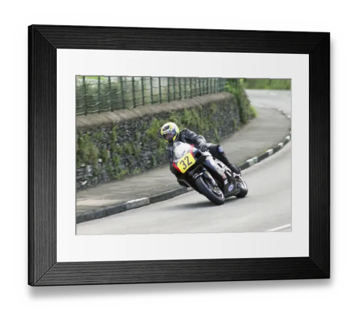 Framed Print : Mike Noble (Suzuki) 2004 Newcomers Manx Grand Prix Framed Print : Mike Noble (Suzuki) 2004 Newcomers Manx Grand Prix
