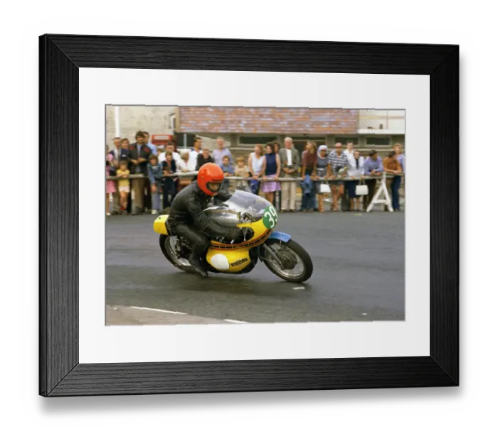 Framed Print : Bob Nicholson (Suzuki) 1975 Lightweight Manx Grand Prix Framed Print : Bob Nicholson (Suzuki) 1975 Lightweight Manx Grand Prix