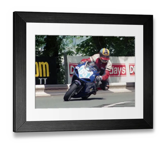 Framed Print : Walter Cordoba (Yamaha) 2002 Junior 600 TT Framed Print : Walter Cordoba (Yamaha) 2002 Junior 600 TT