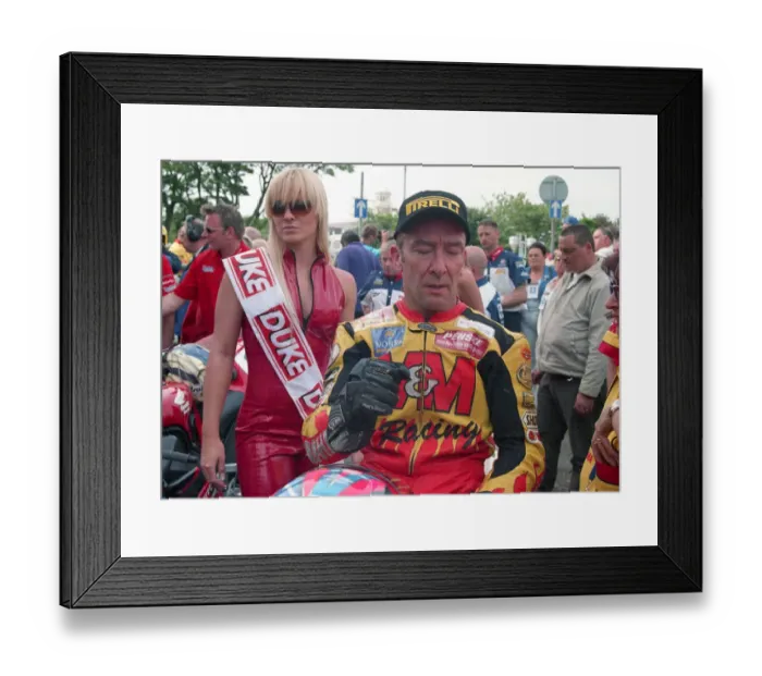 Framed Print : Jim Moodie (Yamaha) 2002 Formula One TT Framed Print : Jim Moodie (Yamaha) 2002 Formula One TT