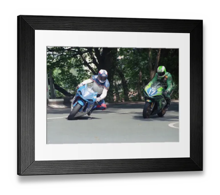 Framed Print : Nick Jefferies (Honda) Richard Britton (O Kane Suzuki) 2002 Junior 600 TT Framed Print : Nick Jefferies (Honda) Richard Britton (O Kane Suzuki) 2002 Junior 600 TT