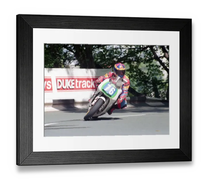 Framed Print : Simon Smith (Manton Honda) 2002 Lightweight 250 TT Framed Print : Simon Smith (Manton Honda) 2002 Lightweight 250 TT