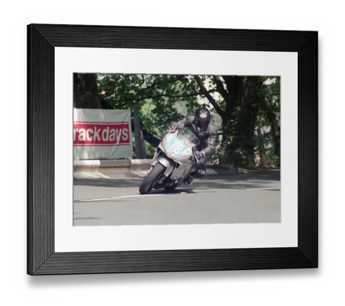 Framed Print : Chris Heath (Honda) 2002 Junior 600 TT Framed Print : Chris Heath (Honda) 2002 Junior 600 TT