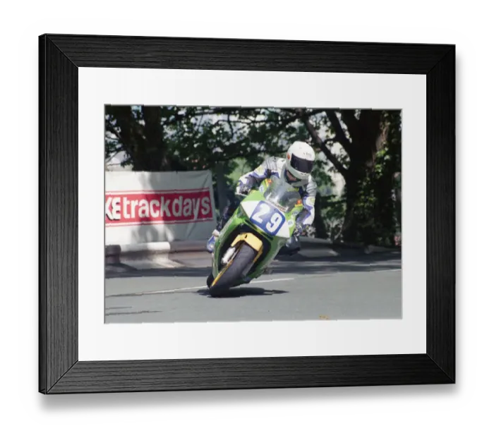 Framed Print : Chris Dowling (Honda) 2002 Junior 600 TT Framed Print : Chris Dowling (Honda) 2002 Junior 600 TT
