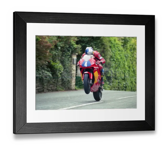 Framed Print : Adrian Archibald (Red Bull Honda) 2002 Junior TT Framed Print : Adrian Archibald (Red Bull Honda) 2002 Junior TT