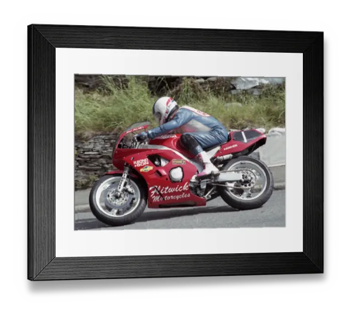 Framed Print : Steve Linsdell (Yamaha) 1993 Supersport 400 TT Framed Print : Steve Linsdell (Yamaha) 1993 Supersport 400 TT