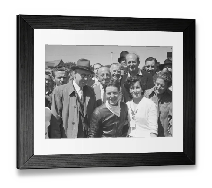 Framed Print : Geoff Duke (Norton) 1951 Senior TT Framed Print : Geoff Duke (Norton) 1951 Senior TT