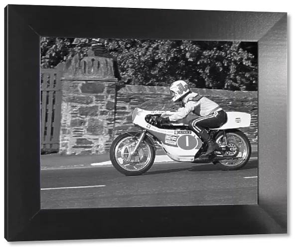 Mick Grant (Yamaha) 1973 Junior TT