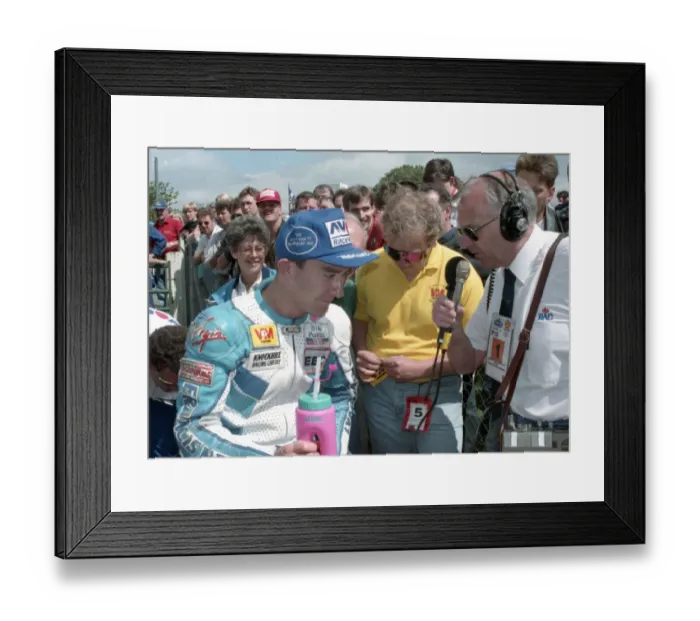 Framed Print : Jim Moodie (Yamaha) 1993 Supersport 400 TT Framed Print : Jim Moodie (Yamaha) 1993 Supersport 400 TT