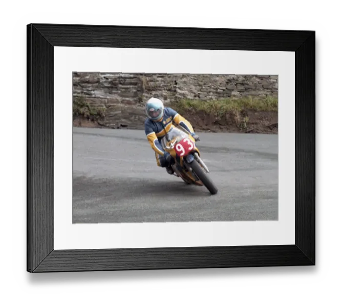 Framed Print : Gary Tate (Yamaha) 1985 Newcomers Manx Grand Prix Framed Print : Gary Tate (Yamaha) 1985 Newcomers Manx Grand Prix