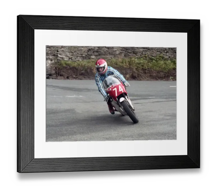 Framed Print : Andrew Sprotson (Yamaha) 1985 Newcomers Manx Grand Prix Framed Print : Andrew Sprotson (Yamaha) 1985 Newcomers Manx Grand Prix