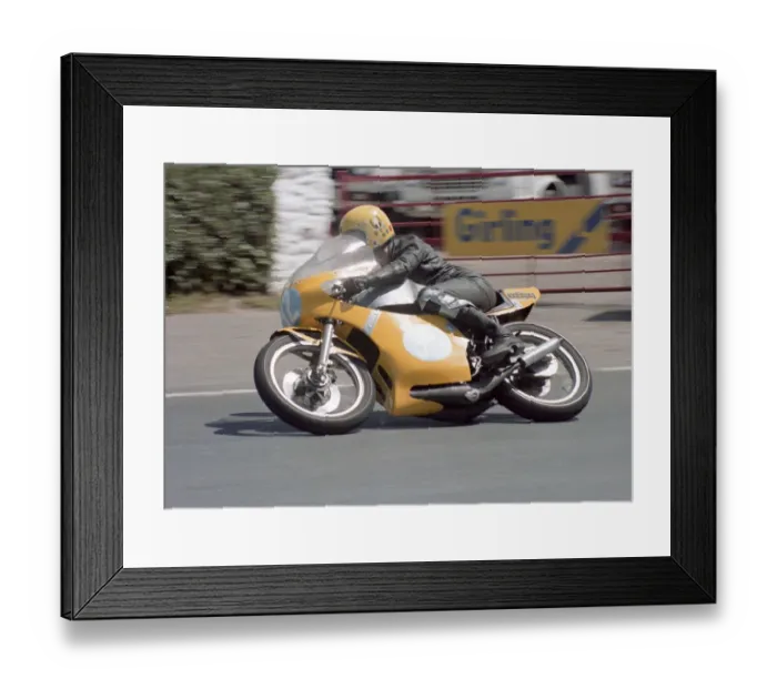 Framed Print : Ken Inwood (Yamaha) 1982 Senior TT Framed Print : Ken Inwood (Yamaha) 1982 Senior TT