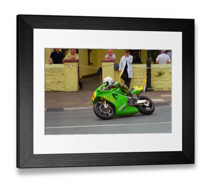 Framed Print : Mark Parrett (Kawasaki) 2002 Senior Manx Grand Prix Framed Print : Mark Parrett (Kawasaki) 2002 Senior Manx Grand Prix