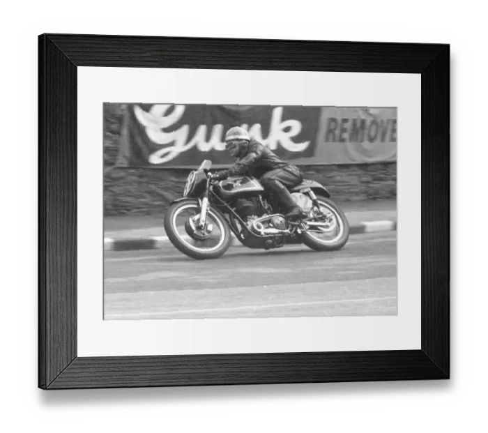 Framed Print : J L Ginger Payne (Matchless) 1960 Senior Manx Grand Prix Framed Print : J L Ginger Payne (Matchless) 1960 Senior Manx Grand Prix