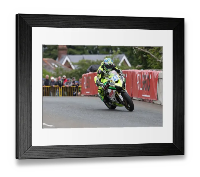 Framed Print : Josh Daley (Kawasaki) 2022 Supersport TT