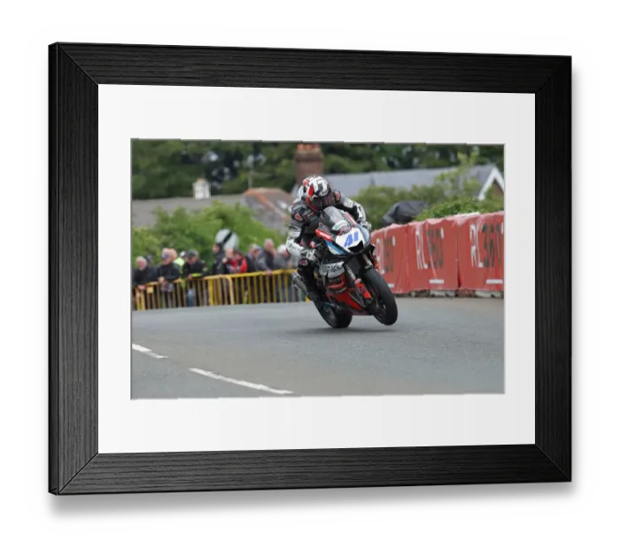 Framed Print : Raul Torras Martinez (Yamaha) 2022 Supersport TT