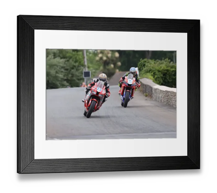 Framed Print : Joey Thompson (Honda) and Rob Hodson (Yamaha) 2022 Supersport TT Framed Print : Joey Thompson (Honda) and Rob Hodson (Yamaha) 2022 Supersport TT