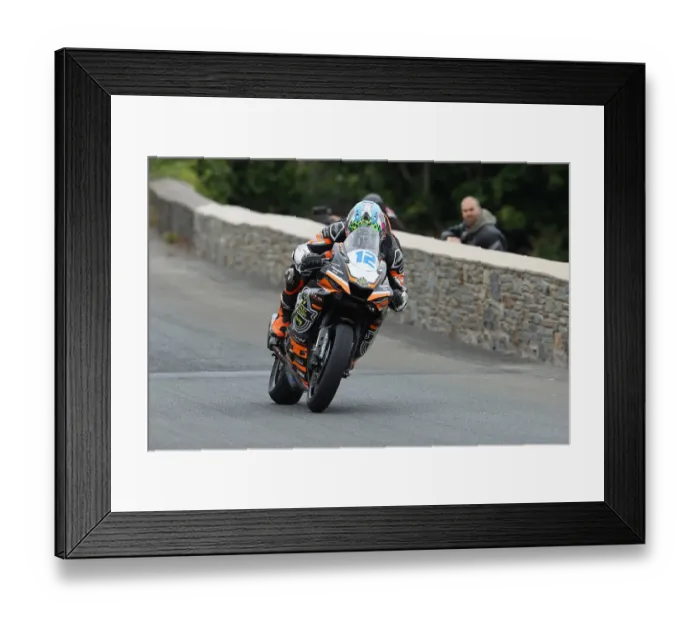 Framed Print : Jamie Coward (Yamaha) 2022 Supersport TT