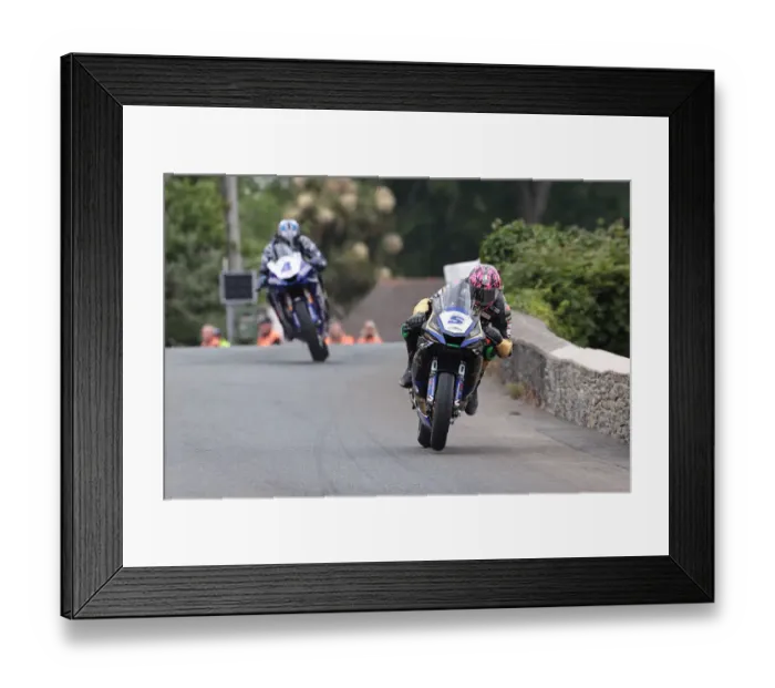 Framed Print : James Hillier (Yamaha) 2022 Supersport TT Framed Print : James Hillier (Yamaha) 2022 Supersport TT
